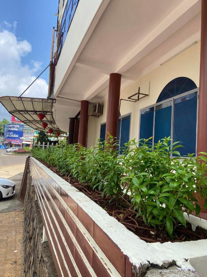 Hung Vuong Hotel Pleiku Exterior foto