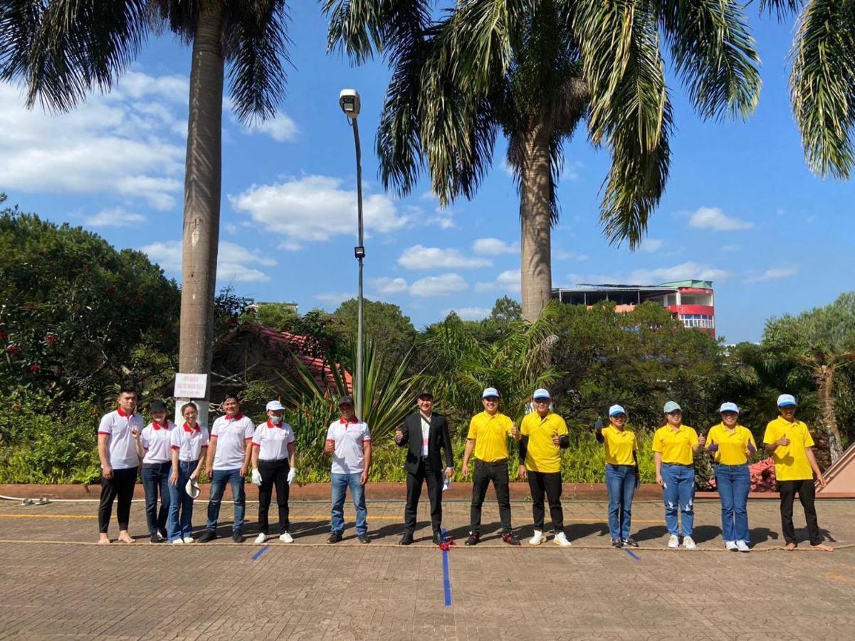 Hung Vuong Hotel Pleiku Exterior foto