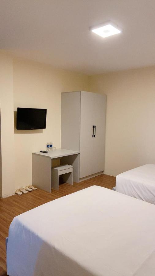 Hung Vuong Hotel Pleiku Exterior foto