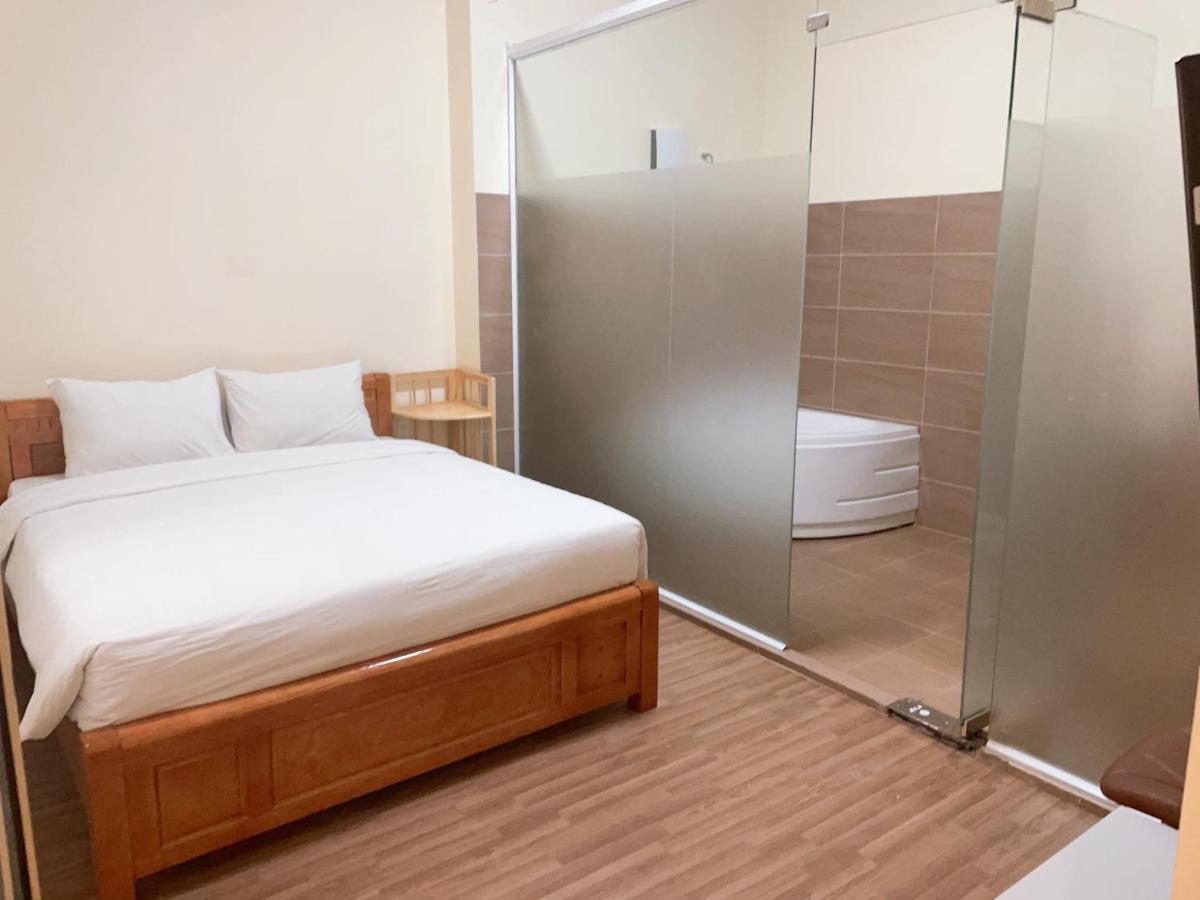 Hung Vuong Hotel Pleiku Exterior foto