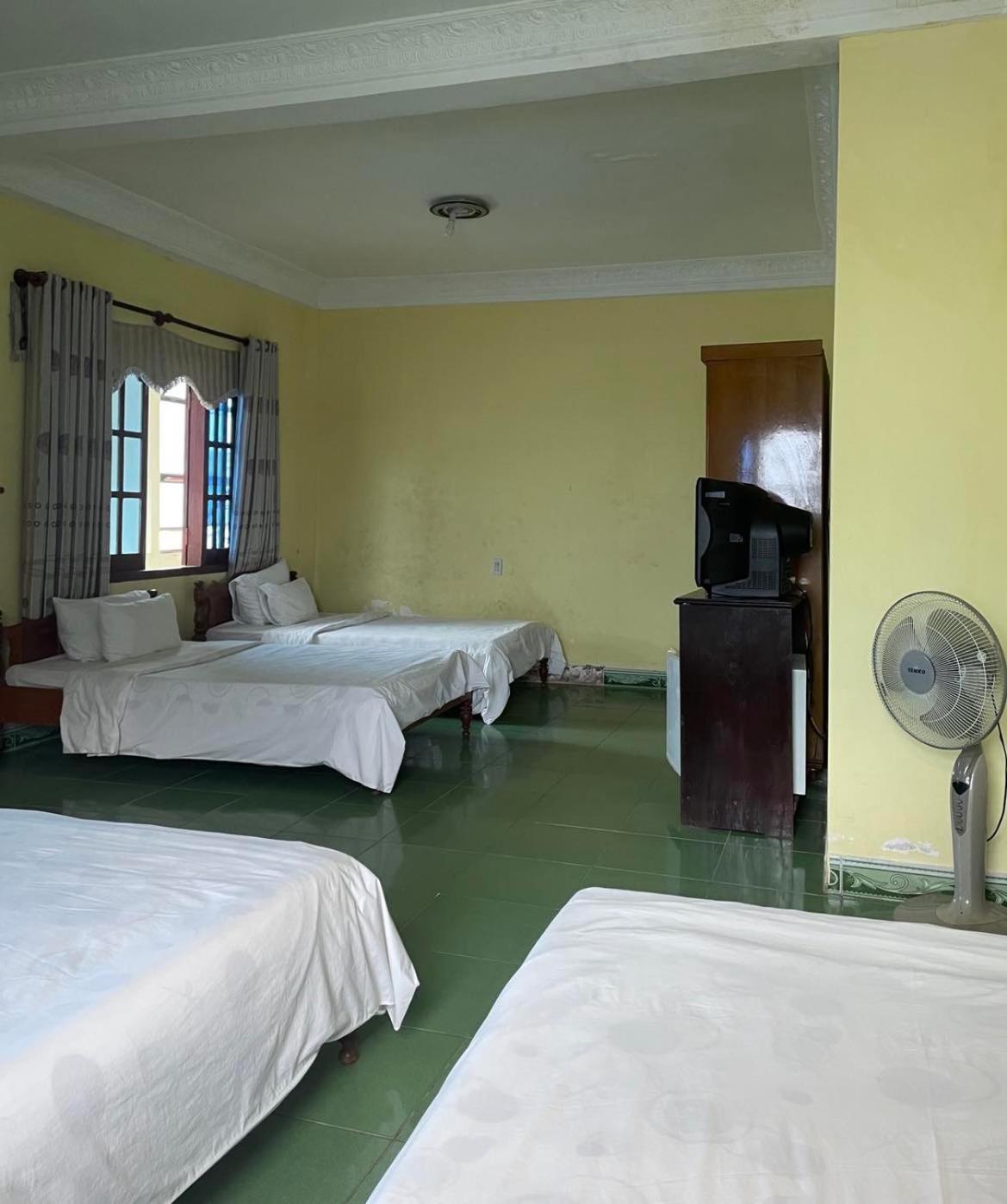 Hung Vuong Hotel Pleiku Exterior foto