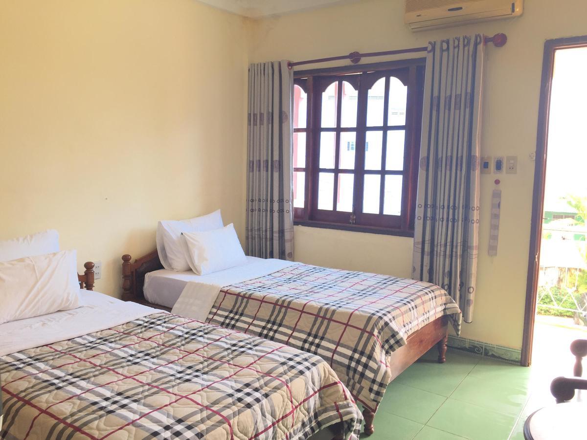 Hung Vuong Hotel Pleiku Exterior foto